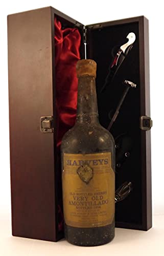 Harveys Very Old Amontillado Sherry 1954 in einer mit Seide ausgestatetten Geschenkbox, da zu 4 Weinaccessoires, 1 x 750ml von vintagewinegifts
