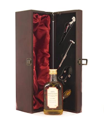 Knockando 11 year old Pure Single Malt Whisky 1971 (Decanted Selection) 20cls in einer mit Seide ausgestatetten Geschenkbox, da zu 4 Weinaccessoires, 1 x 200ml von vintagewinegifts