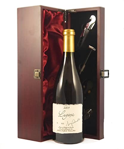 Lugana Riserva Zenato 2009 Sergio Zenato in einer mit Seide ausgestatetten Geschenkbox, da zu 4 Weinaccessoires, 1 x 750ml Lugana Riserva Zenato 2009 Sergio Zenato in einer mit Seide ausgestatetten Geschenkbox, da zu 4 Weinaccessoires, 1 x 750ml von vintagewinegifts
