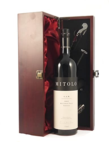 Mitolo Shiraz G A M 2005 in einer mit Seide ausgestatetten Geschenkbox, da zu 4 Weinaccessoires, 1 x 750ml von vintagewinegifts