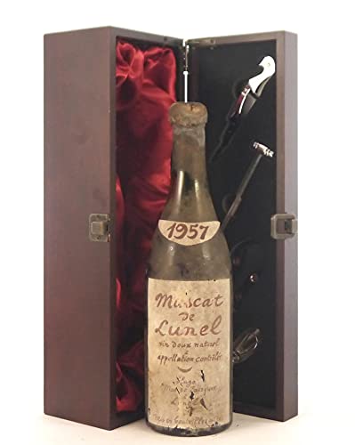 Muscat de Lunel 1957 Hugo Mas de Fourques in einer mit Seide ausgestatetten Geschenkbox, da zu 4 Weinaccessoires, 1 x 750ml von vintagewinegifts