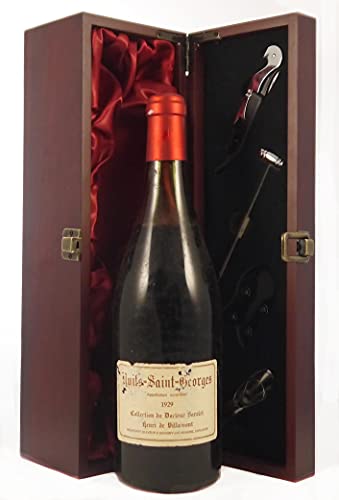 Nuits Saint Geroges Collection du Docteur Barolet Henri de Villamont 1929 in einer mit Seide ausgestatetten Geschenkbox, da zu 4 Weinaccessoires, 1 x 750ml von vintagewinegifts