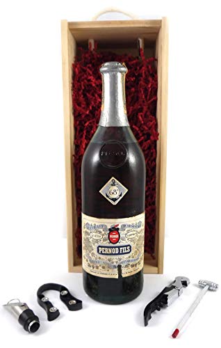 Pernod Fils Extrait D'Absinthe 68 degrees 1940's in einer Geschenkbox, da zu 4 Weinaccessoires, 1 x 700ml von vintagewinegifts