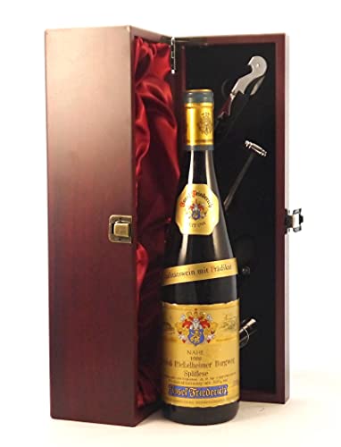 Schloss Bockelheimer Bargweg Spatlese 1986 Josef Friederich in einer mit Seide ausgestatetten Geschenkbox, da zu 4 Weinaccessoires, 1 x 750ml von vintagewinegifts