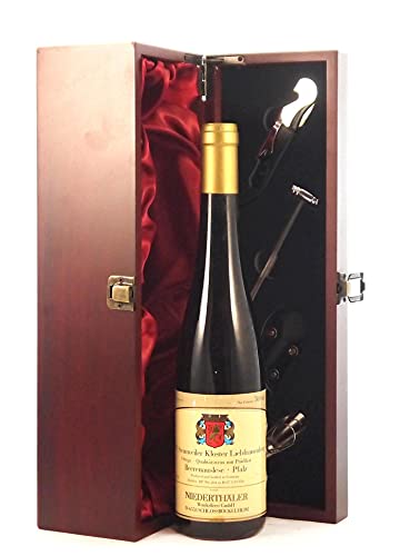 Steinweiler Kloster Liebfrauenberg 1992 Niederthaler in einer mit Seide ausgestatetten Geschenkbox, da zu 4 Weinaccessoires, 1 x 750ml Steinweiler Kloster Liebfrauenberg 1992 Niederthaler in einer mit Seide ausgestatetten Geschenkbox, da zu 4 Weinaccessoires, 1 x 750ml von vintagewinegifts