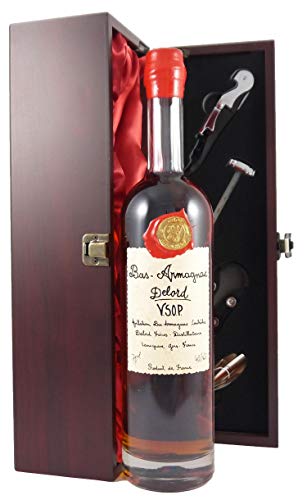 VSOP Delord Freres Bas Armagnac VSOP (70cl) in einer mit Seide ausgestatetten Geschenkbox, da zu 4 Weinaccessoires, 1 x 700ml von vintagewinegifts