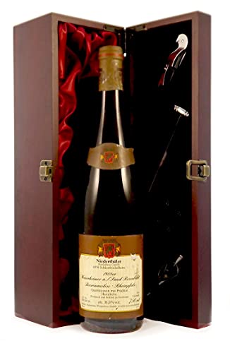 Weisenheimer a L Sand Rosenbuhl 1988 Niederthaler in einer mit Seide ausgestatetten Geschenkbox, da zu 4 Weinaccessoires, 1 x 750ml von vintagewinegifts