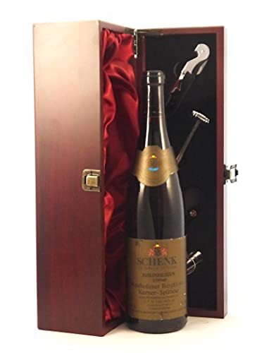 Westhofener Bergkloster Kerner Spatlese 1989 Schenk in einer mit Seide ausgestatetten Geschenkbox, da zu 4 Weinaccessoires, 1 x 750ml Westhofener Bergkloster Kerner Spatlese 1989 Schenk in einer mit Seide ausgestatetten Geschenkbox, da zu 4 Weinaccessoires, 1 x 750ml von vintagewinegifts