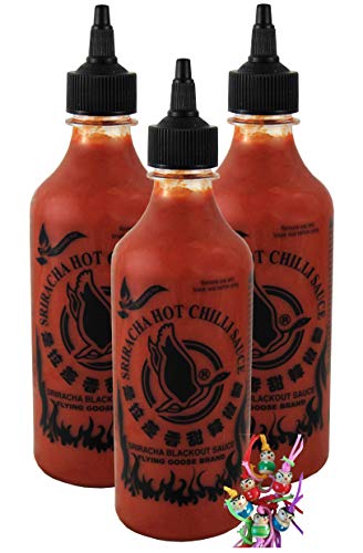 yoaxia ® - 3er Pack - [ 3x 455ml ] FLYING GOOSE Sriracha Hot Chilli BLACKOUT Sauce - EXTREMELY HOT Chilisauce + ein kleines Glückspüppchen - Holzpüppchen von yoaxia Marke