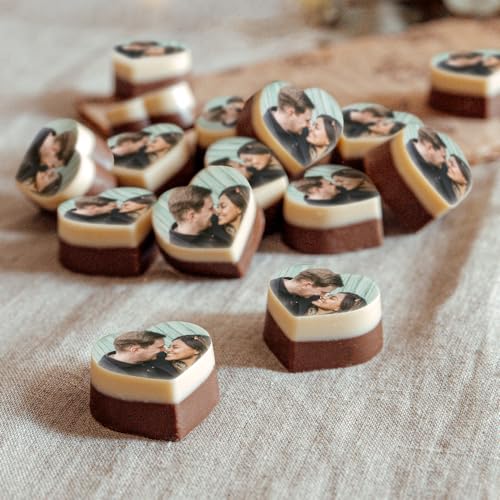 Pralinen mit Foto in Geschenkbox – Personalisierte Schokoladenpralinen in Herzform mit eigenem Bild, süßes Ostergeschenk für Familie & Freunde (12 Stück) von your surprise