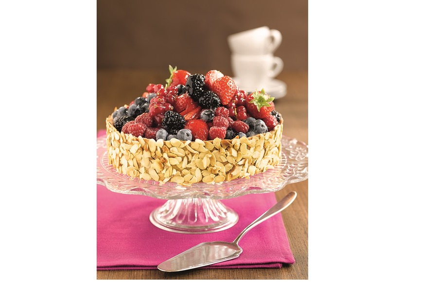 Fruchttorte mit Marzipan zum Muttertag